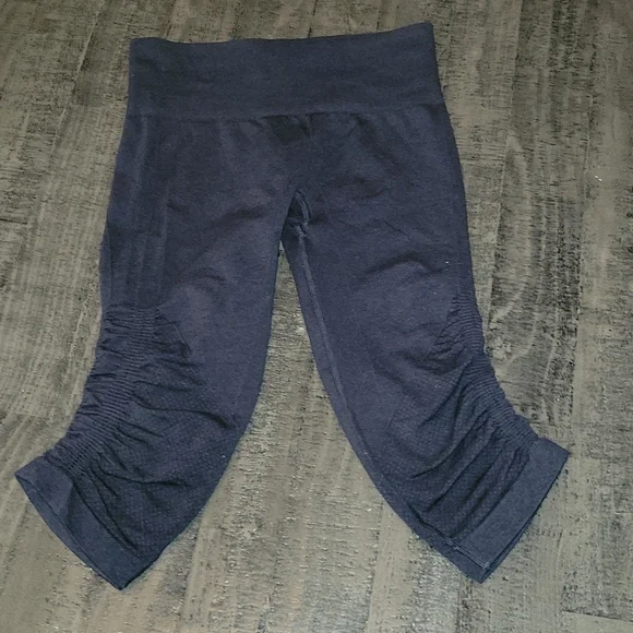Lululemon In the Flow II Crop Ruched Pants Size 4 - Picture 1 of 9